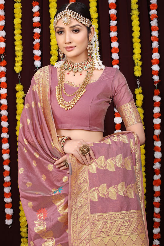 Elegant Two Tone Silk Saree With Heavy Rich Pallu