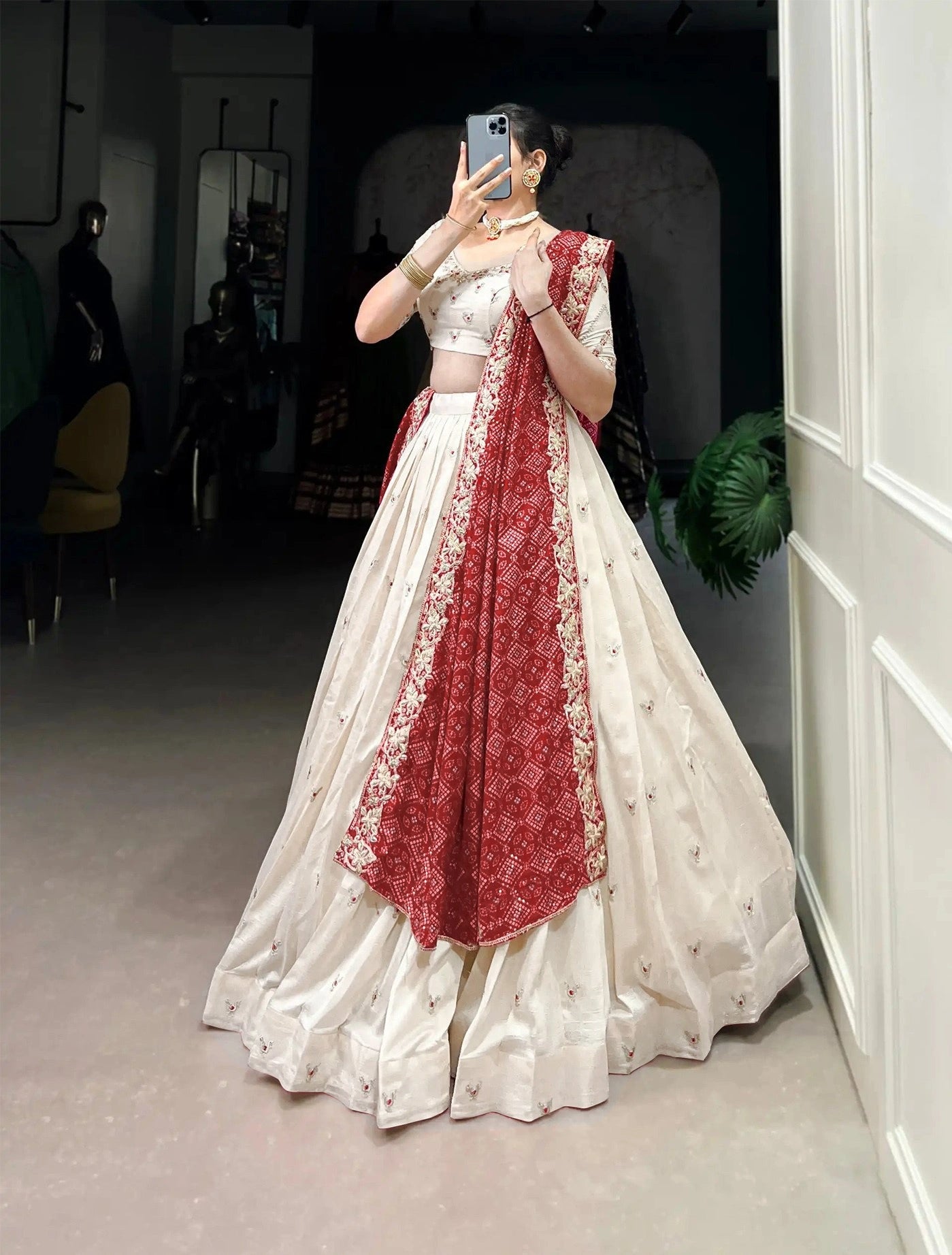 Embellished Semi Stitched Lehenga Choli (Off white)